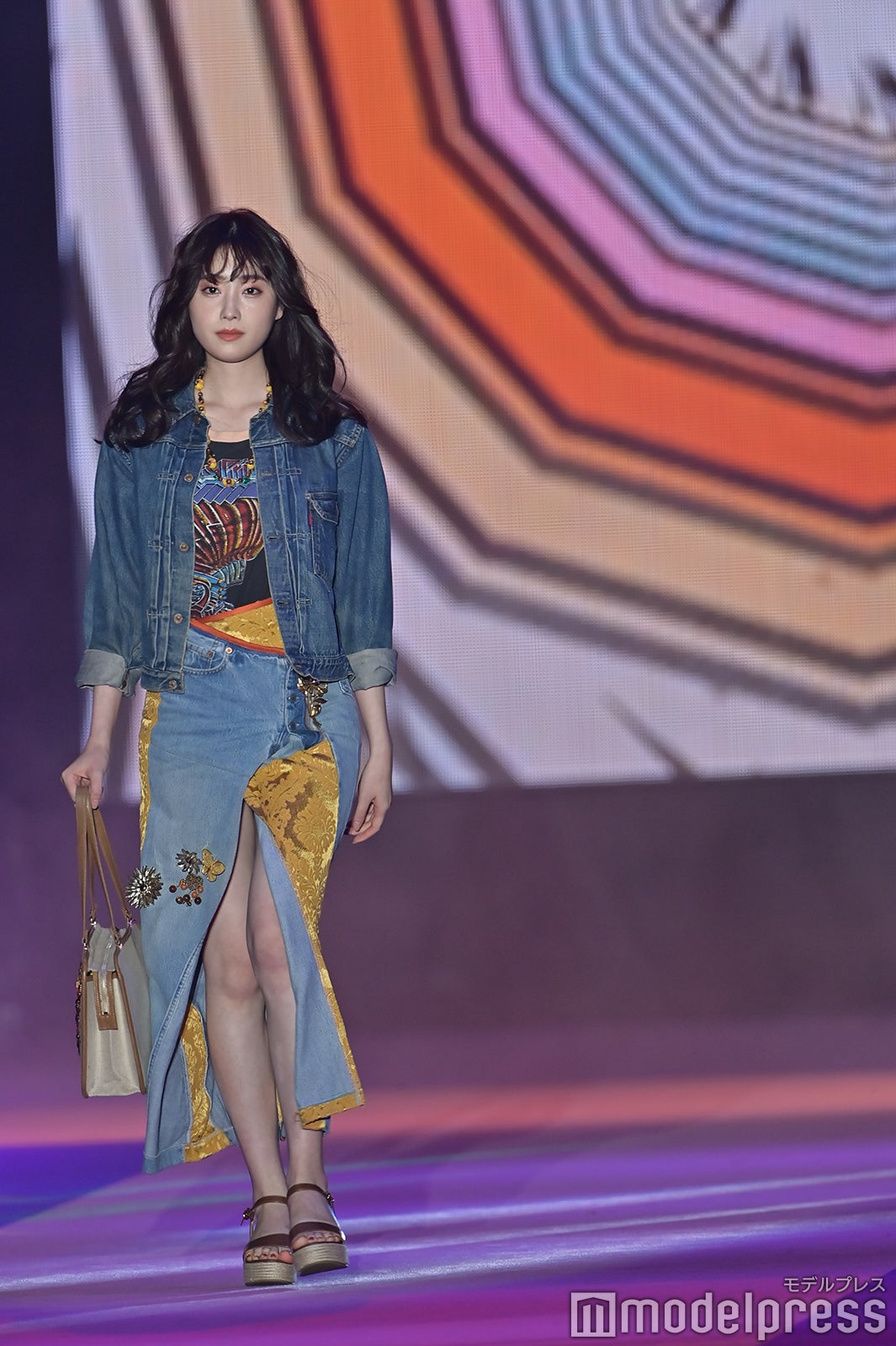 （C）モデルプレス