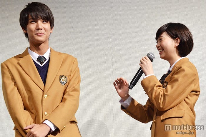 中川大志(左)、森川葵