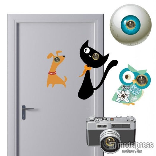 イスラエル・テルアビブ在住の工業デザイナーがデザインしたドアスコープ用ステッカー
