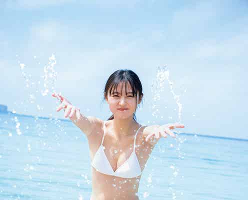 乃木坂46遠藤さくら、白水着姿で笑顔はじける 1st写真集先行カット第8弾解禁<可憐>