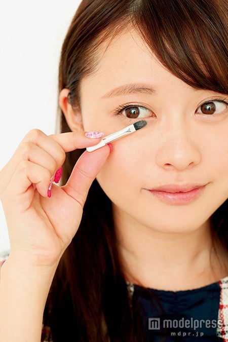 ぷっくり涙袋がチャームポイントに／モデル神尾美沙（画像提供：「Ray」5月号、主婦の友社）