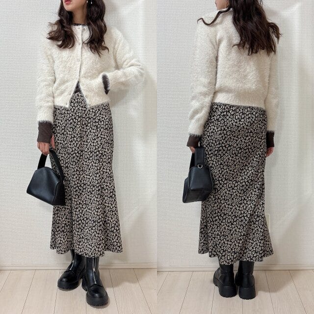 GUウォームスムースクルーネックTと白カーディガンコーデ