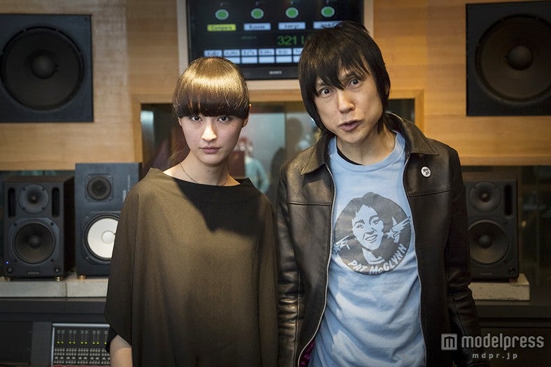 シシド・カフカ、観客と“ビヨ～ン”ダンス 夏全開のサウンドで魅了