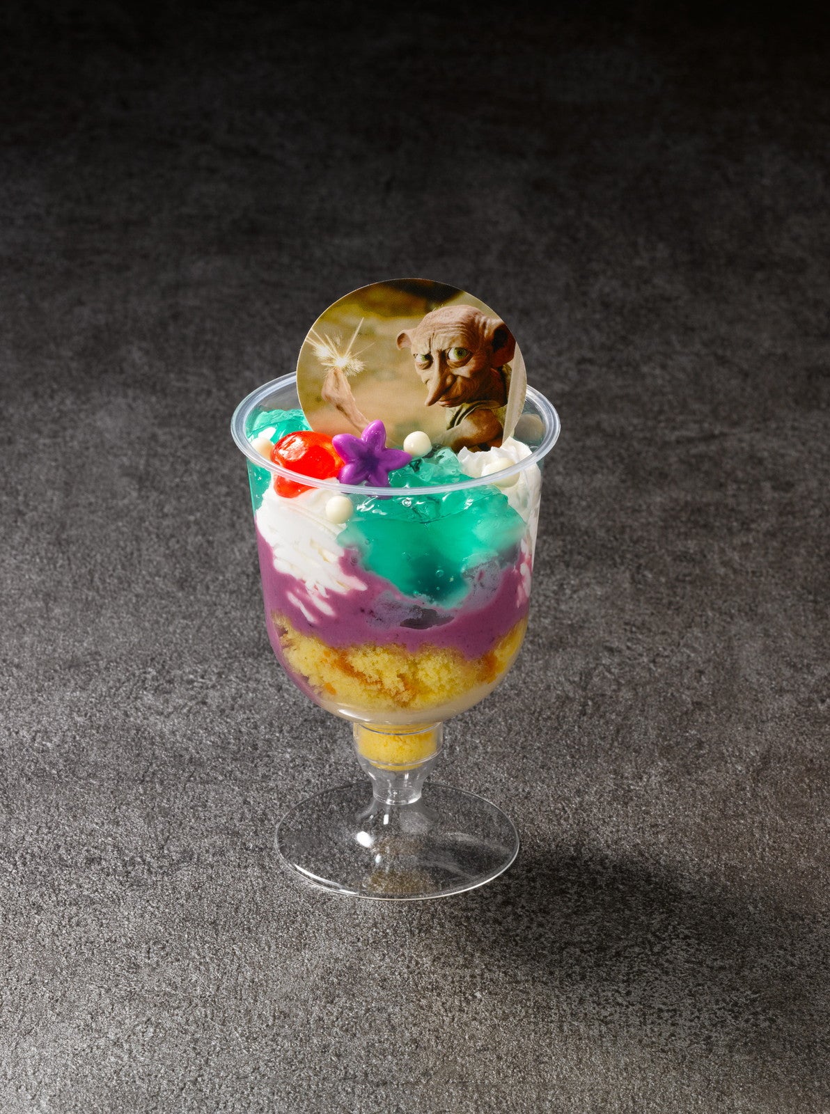 ペチュニアおばさんのトライフル　450円（税込）／提供画像