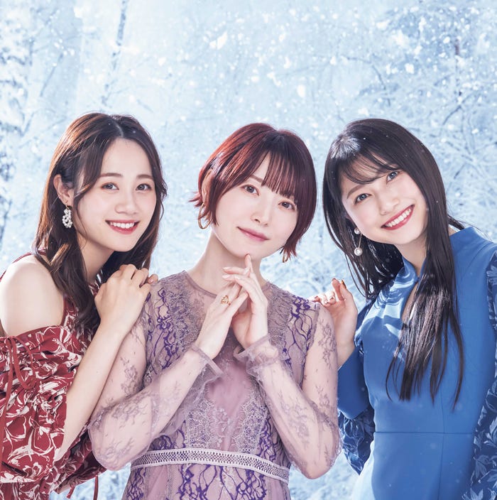 (左から)伊藤未来、花澤香菜、雨宮天(C)フジシロタカノリ/集英社