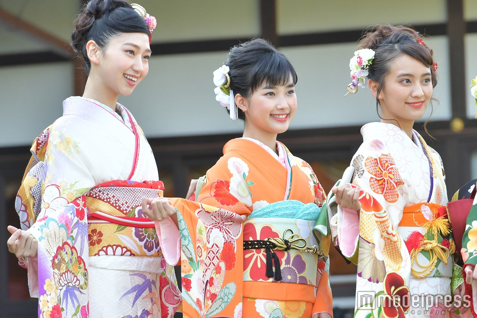 （左から）是永瞳、井頭愛海、岡田結実 （C）モデルプレス