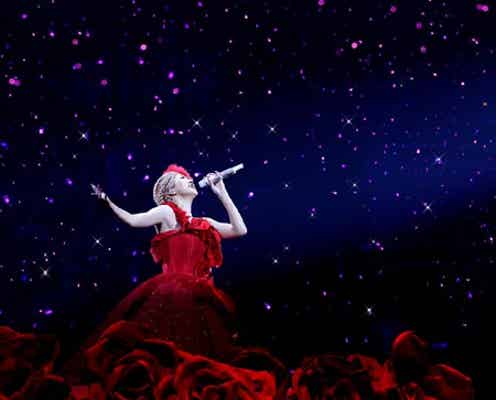 倖田來未、真紅の壮大なドレス姿にうっとり