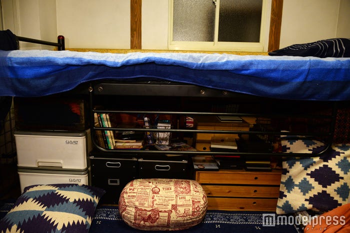 左の写真を拡大。(C)モデルプレス