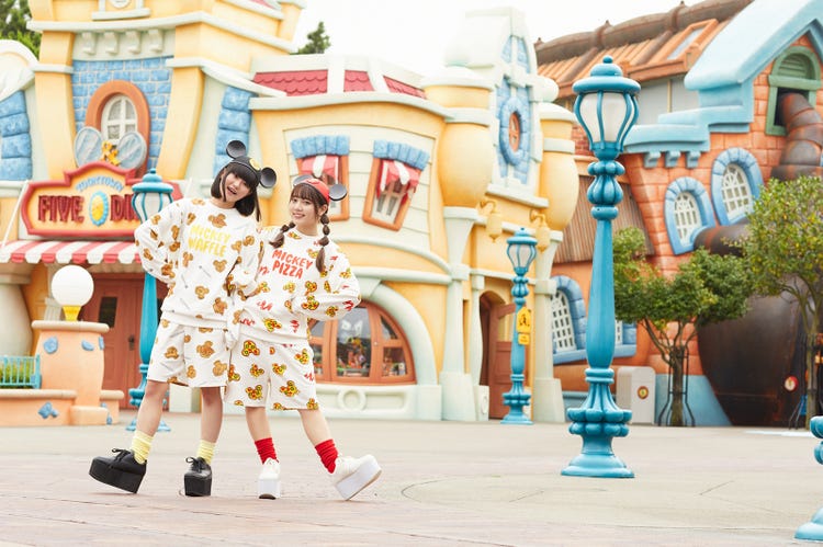 ディズニー 渡辺直美 Punyus コラボ ディズニーランド限定アイテムが可愛い モデルプレス ディズニー 渡辺直美 Punyus コラボ ディズニーランド限定アイテムが可愛い モデルプレス