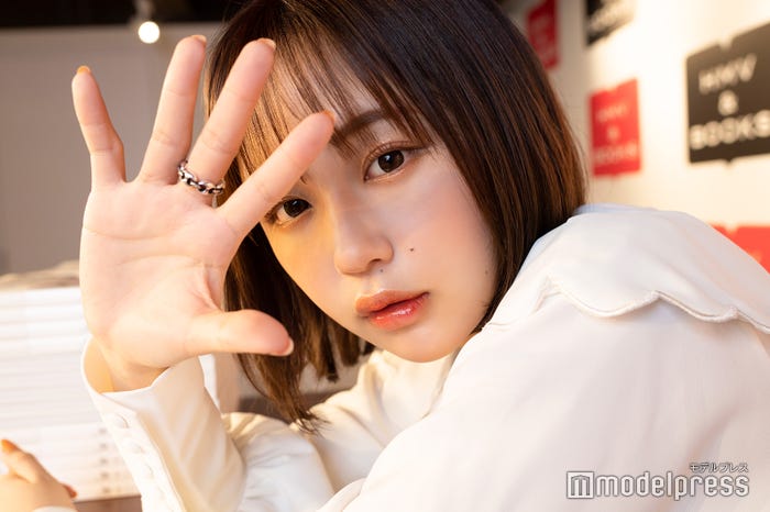 モデルプレスのインタビューに応じた、なえなの(C)モデルプレス