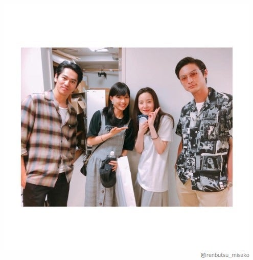 芳根京子・高良健吾・永山絢斗、蓮佛美沙子の舞台を観劇 「べっぴんさん」再会4ショットに反響