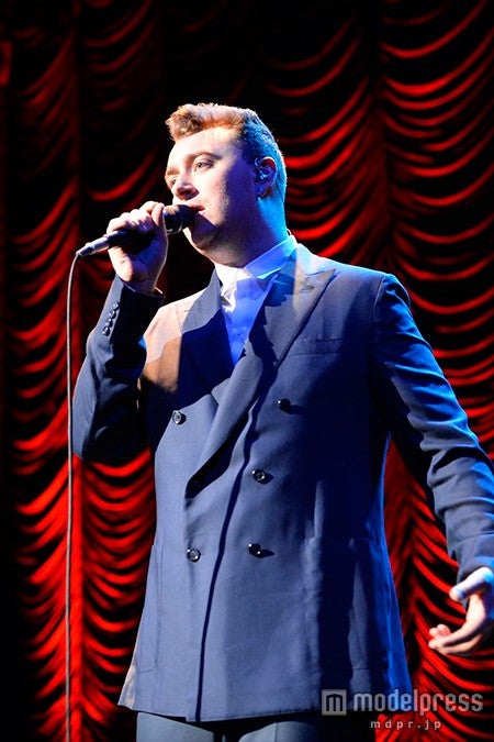 グラミー4冠サム・スミス、1分で完売の初来日公演で天使の歌声披露＜セットリスト＞