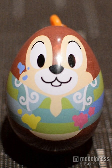 チップのエッグオーナメント