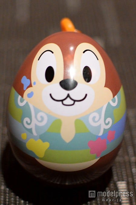チップのエッグオーナメント