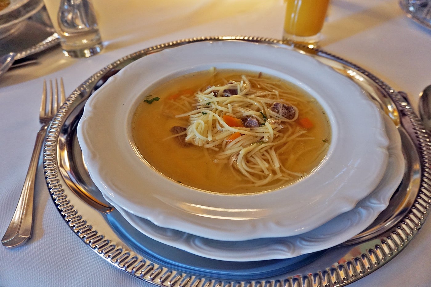 ほっとする味わいの「ロスウ」。ポーランドはスープの国で種類は多彩