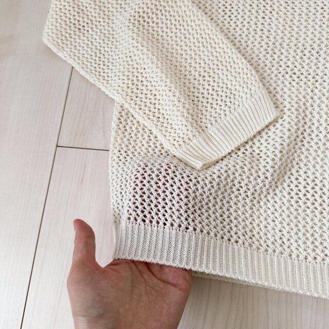 3Dメッシュクルーネックセーター　網目が細かい