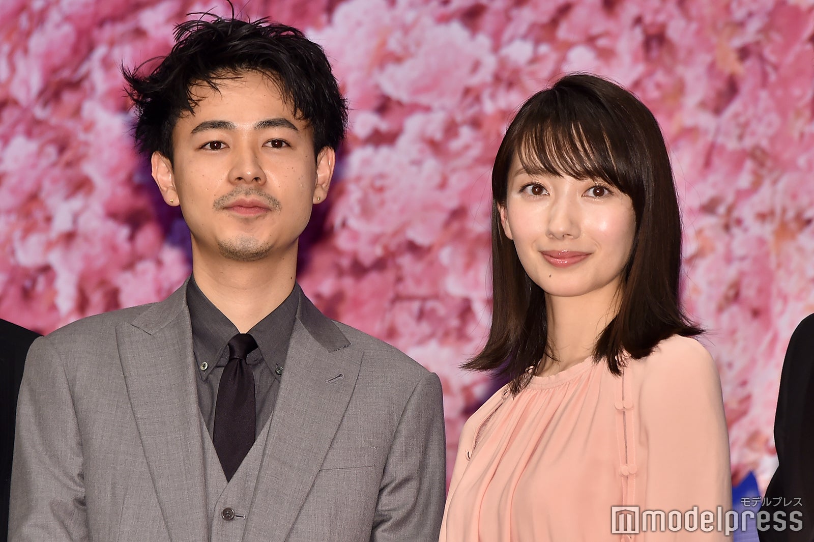 成田凌、波瑠（C）モデルプレス