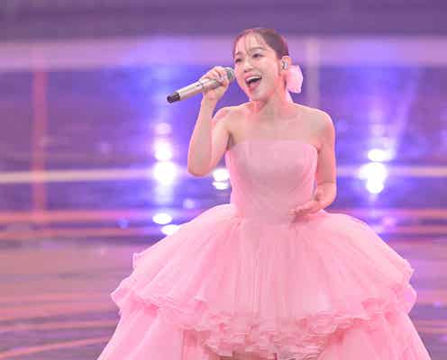 【紅白本番】西野カナ、6年ぶり「紅白」出場は「Best Friend」で幕開け 活動再開後初テレビ歌唱