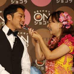 (左から)小崎陽一さん、保田圭