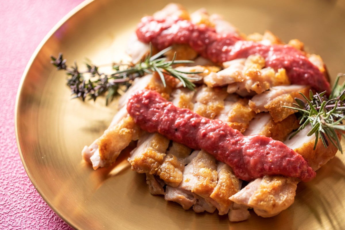 魅惑のストロベリーナイト／画像提供：ベストブライダル