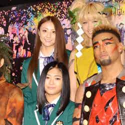 【後列左から】E-girlsのShizuka、Ami【前列左から】USA、水野絵梨奈、EXILEの関口メンディー
