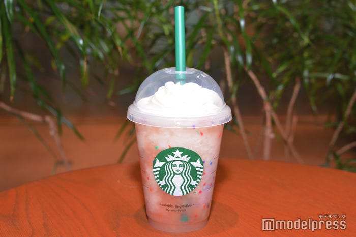 「GO ピーチ フラペチーノ」 (C)モデルプレス