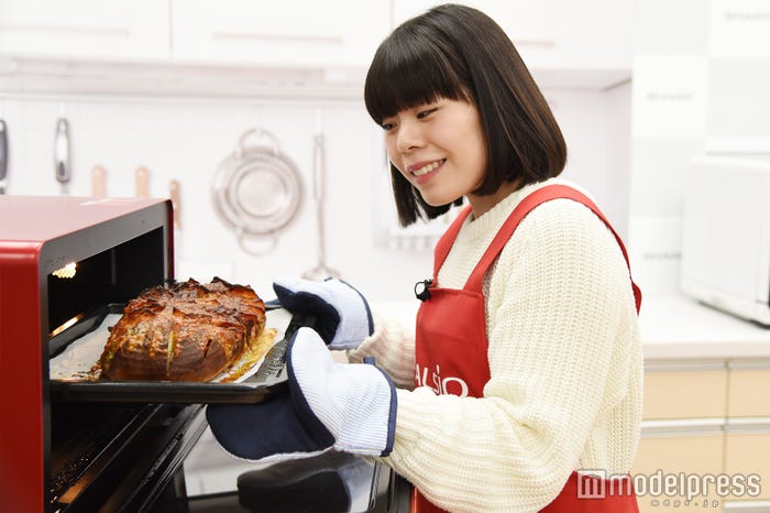 世界で一番旨い と芸人間で話題 パンシェルジュ2級 バタコやん こと吉田結衣がパン作りのコツを伝授 モデルプレス 世界で一番旨い と芸人間で話題 パンシェルジュ2級 バタコやん こと吉田結衣がパン作りのコツを伝授 モデルプレス