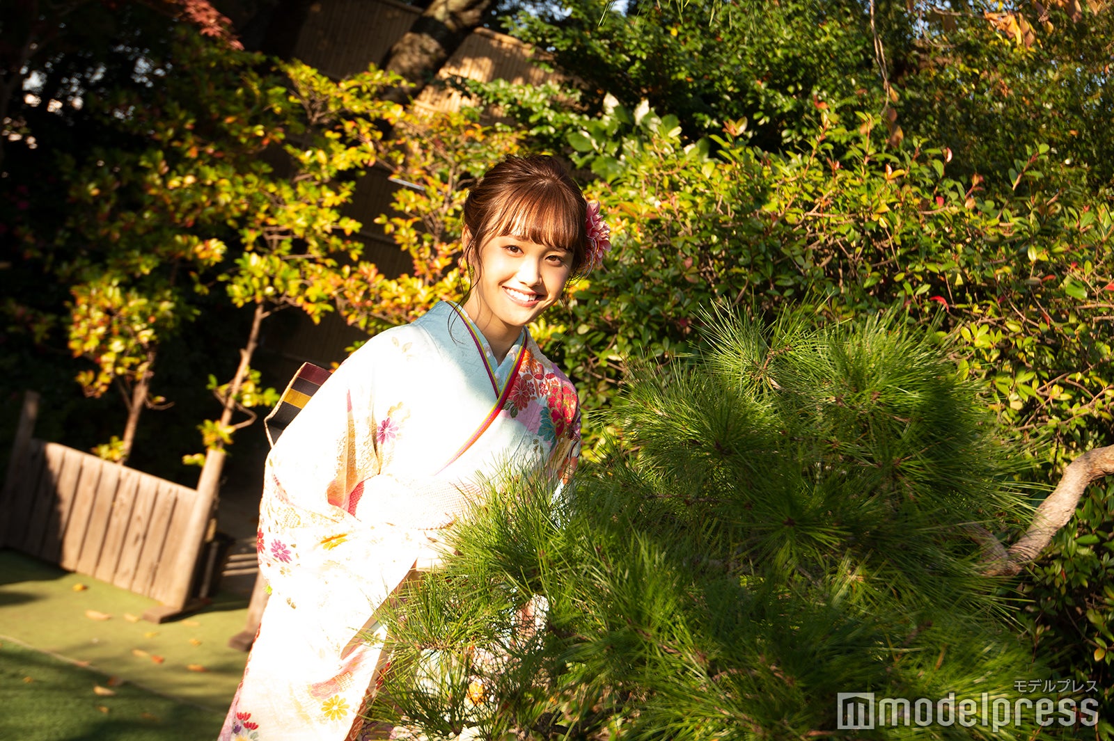尾碕真花（C）モデルプレス