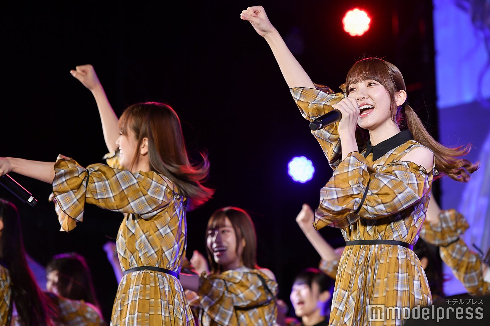 佐々木久美、加藤史帆 （C）モデルプレス