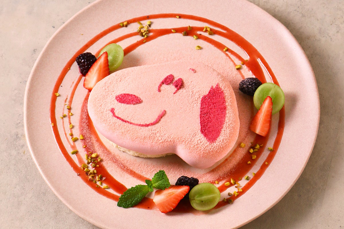 ピンクスヌーピーのパンケーキ　1,727円（C）2025 Peanuts Worldwide LLC