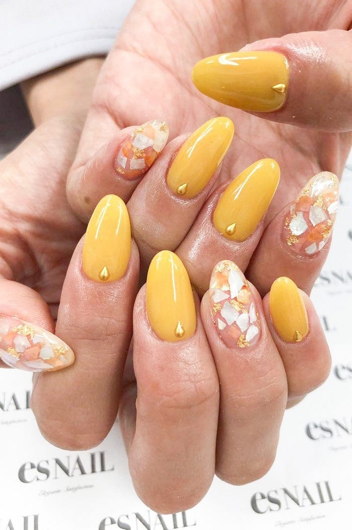 どちらを選ぶ 人気のテラコッタorマスタードで叶える秋支度ネイル モデルプレス どちらを選ぶ 人気のテラコッタorマスタードで叶える秋支度ネイル モデルプレス