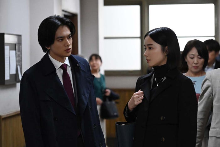 北村匠海、堀田真由「アンチヒーロー」(C)TBS