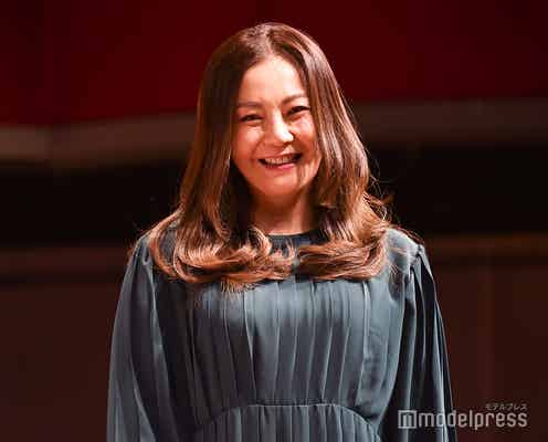 華原朋美、ミニスカでスラリ美脚披露「スタイル抜群」「変わらず美しい」と反響