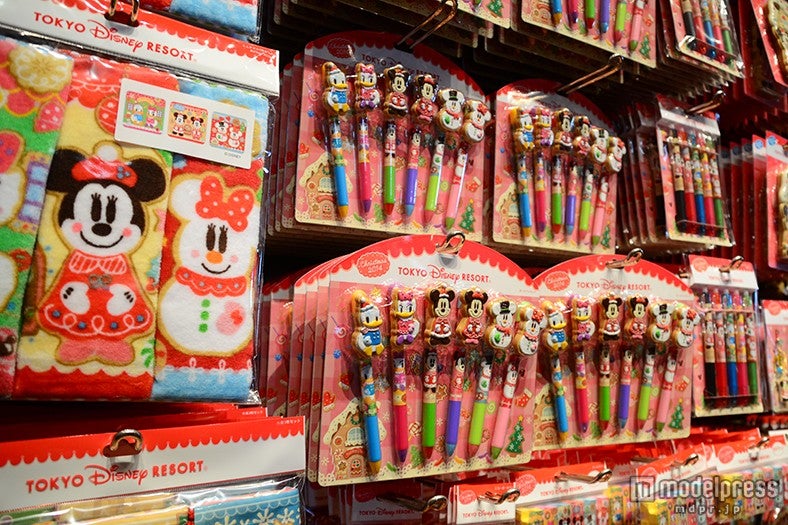 ミニタオル（3枚セット）￥1500、ボールペンセット（6本入り）￥2300