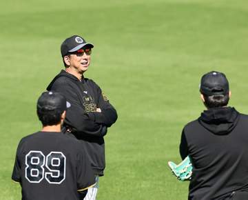 阪神・藤川監督「（ソフトバンク）見習うところは多い」「高知の地場産を楽しんでもらえたら」