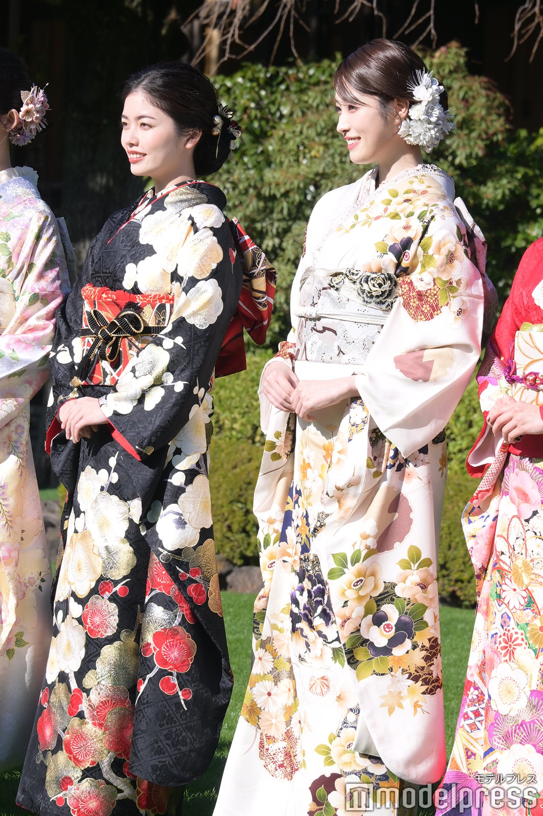 小芝風花、高橋ひかる（C）モデルプレス