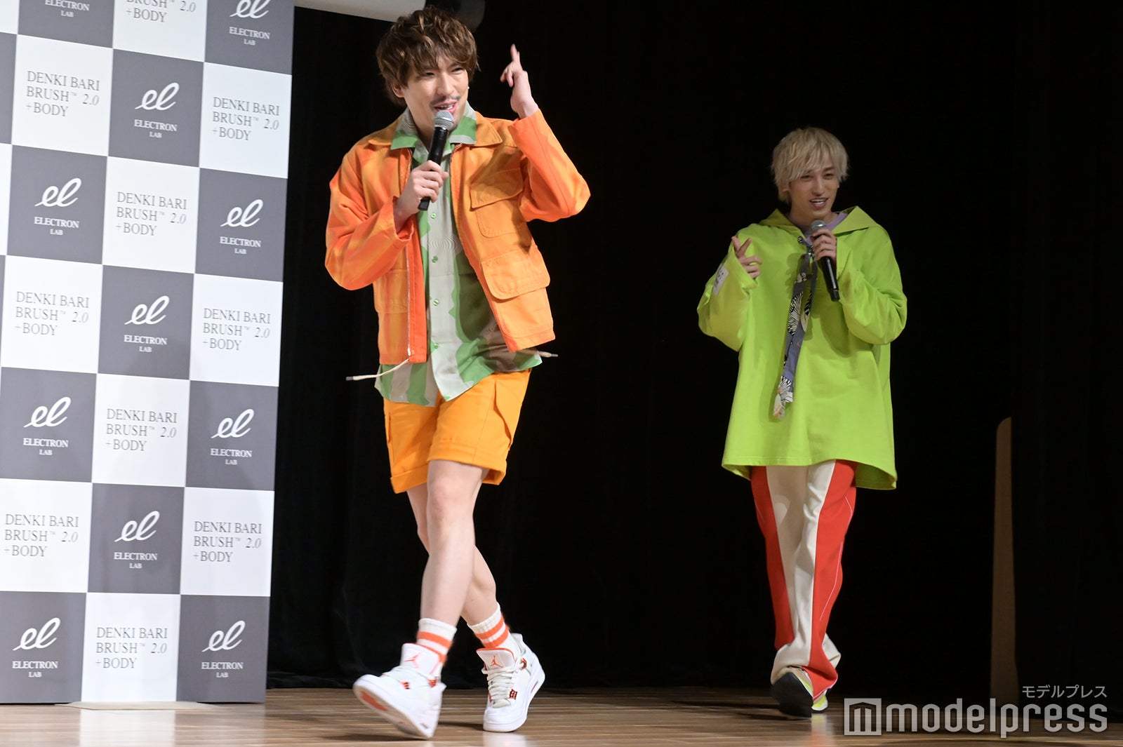 会見に登場したEXIT （C）モデルプレス