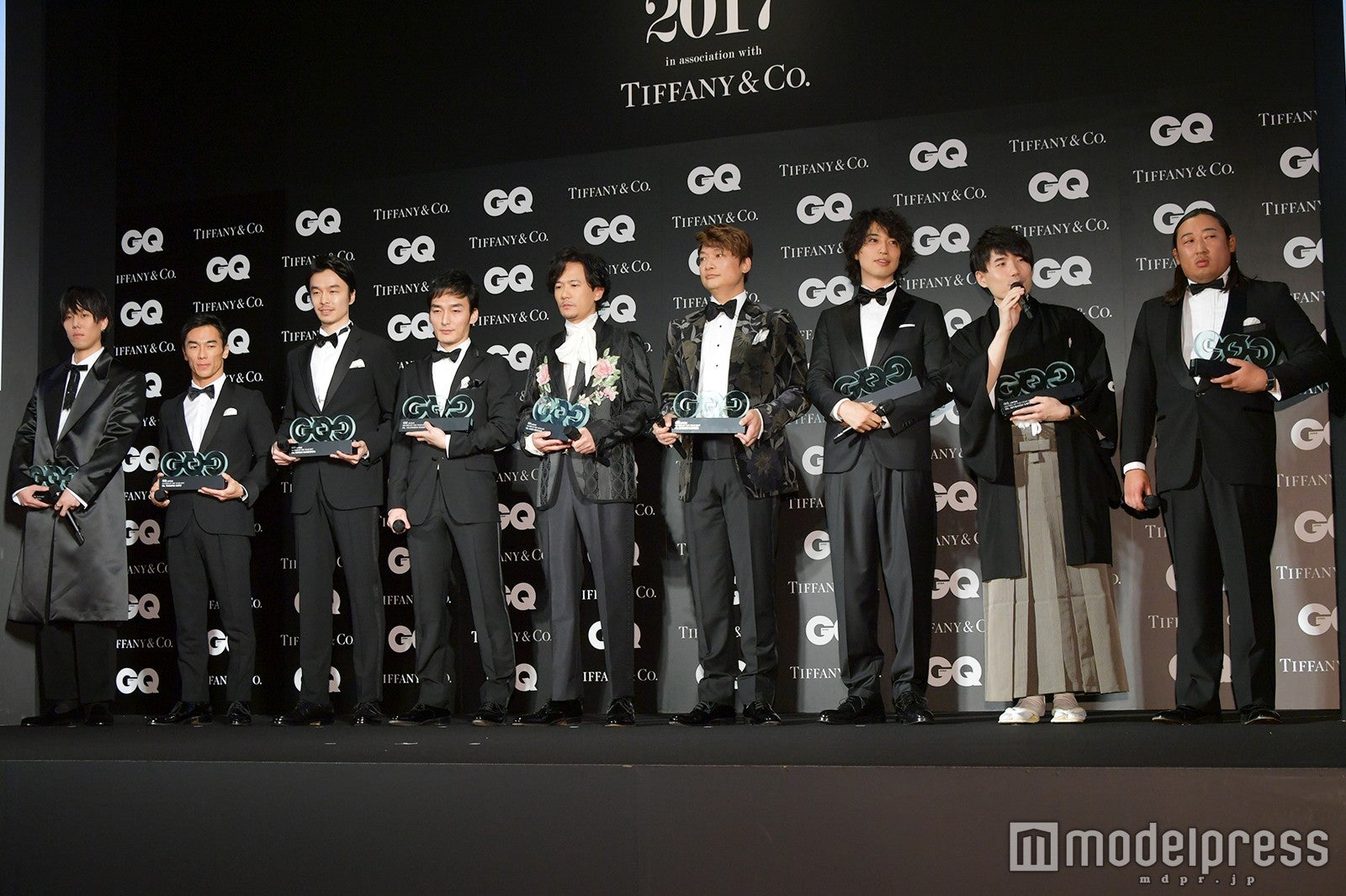 （左から）野田洋次郎、佐藤琢磨、長谷川博己、草なぎ剛、稲垣吾郎、香取慎吾、斎藤工、佐藤天彦、秋山竜次（C）モデルプレス