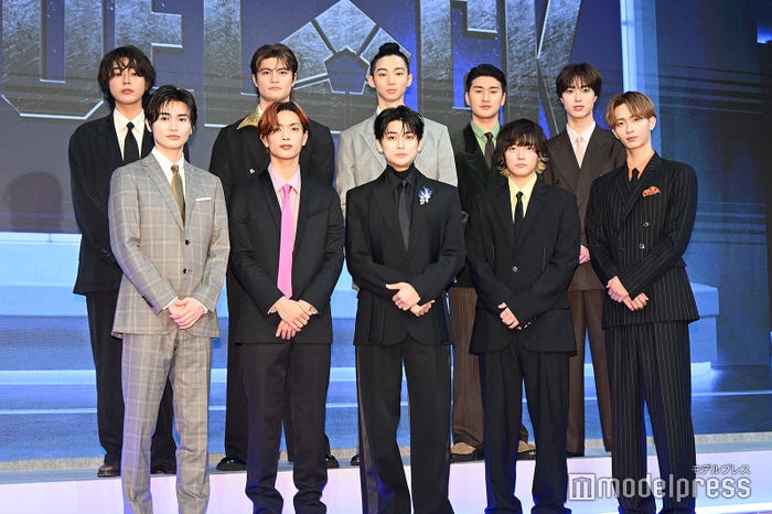 (前列左から)西垣匠、高橋恭平、高橋文哉、櫻井海音、野村康太(後列左から)倉悠貴、石川雷蔵、橘優輝、岩永丞威、櫻井佑樹(C)モデルプレス