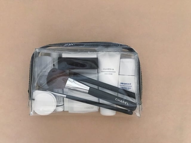無印良品のアルミメイクパレットポーチ
