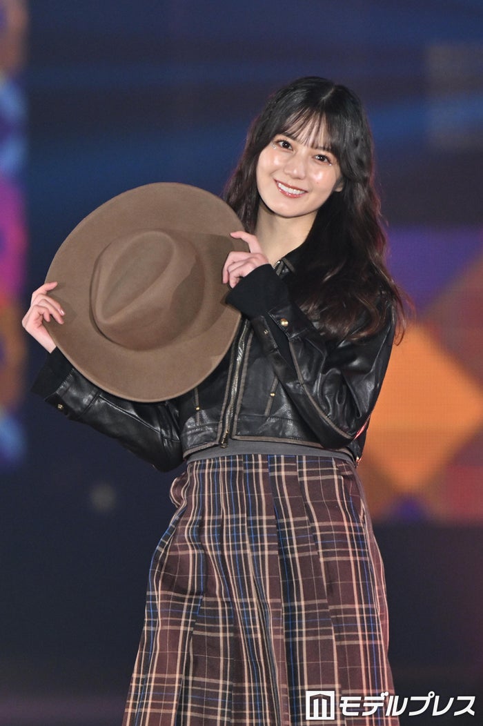 日向坂46小坂菜緒「Seventeen」専属モデル卒業祝福に感謝「アイドル活動と同じくらい活動させていただいた」【GirlsAward 2024AW】