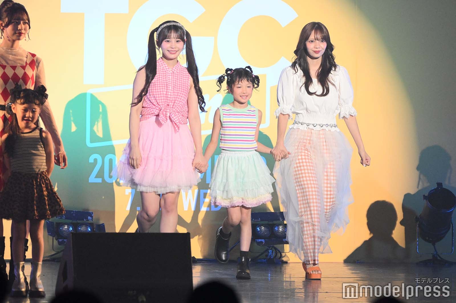 村川緋杏、円⾕安那さん、南なつ（C）モデルプレス