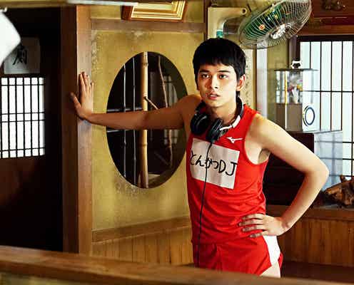 北村匠海「恥を捨てきった」わがままボディで渋谷爆走 山本舞香もお気に入りの映像公開<とんかつDJアゲ太郎>