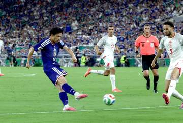 日本が追加点！エース上田綺世が鮮烈股抜きミドル弾 2-0に 待望のW杯初得点 ほぼホームのスタジアム大興奮、ウェーブ巻き起こる