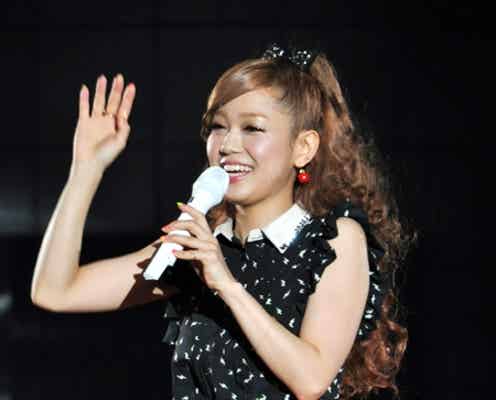 西野カナ、ミニスカで圧巻パフォーマンス “マルキューフェス”で懐かしの名曲も