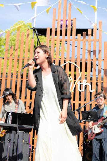 絢香 地元・大阪で10年ぶり原点回帰フリーライブ 7000人に20周年の感謝伝える「ここまで続けて来られた」