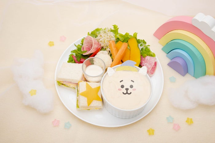 FOODプレート税込1,980円（C）BT21