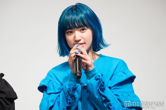 18年春夏トレンドヘアカラー クール スタイリッシュな 極み透け感 アイスカラー に人気モデルも注目 モデルプレス 18年春夏トレンドヘアカラー クール スタイリッシュな 極み透け感 アイスカラー に人気モデルも注目 モデルプレス