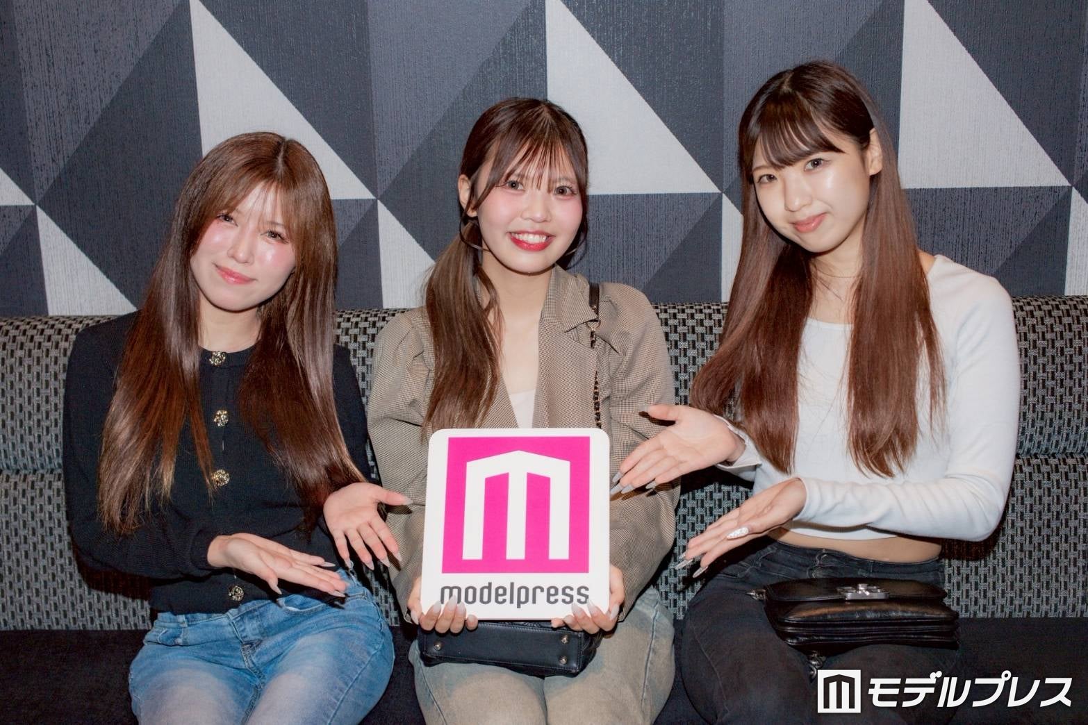 （左から）みさき、みお、もも（C）モデルプレス
