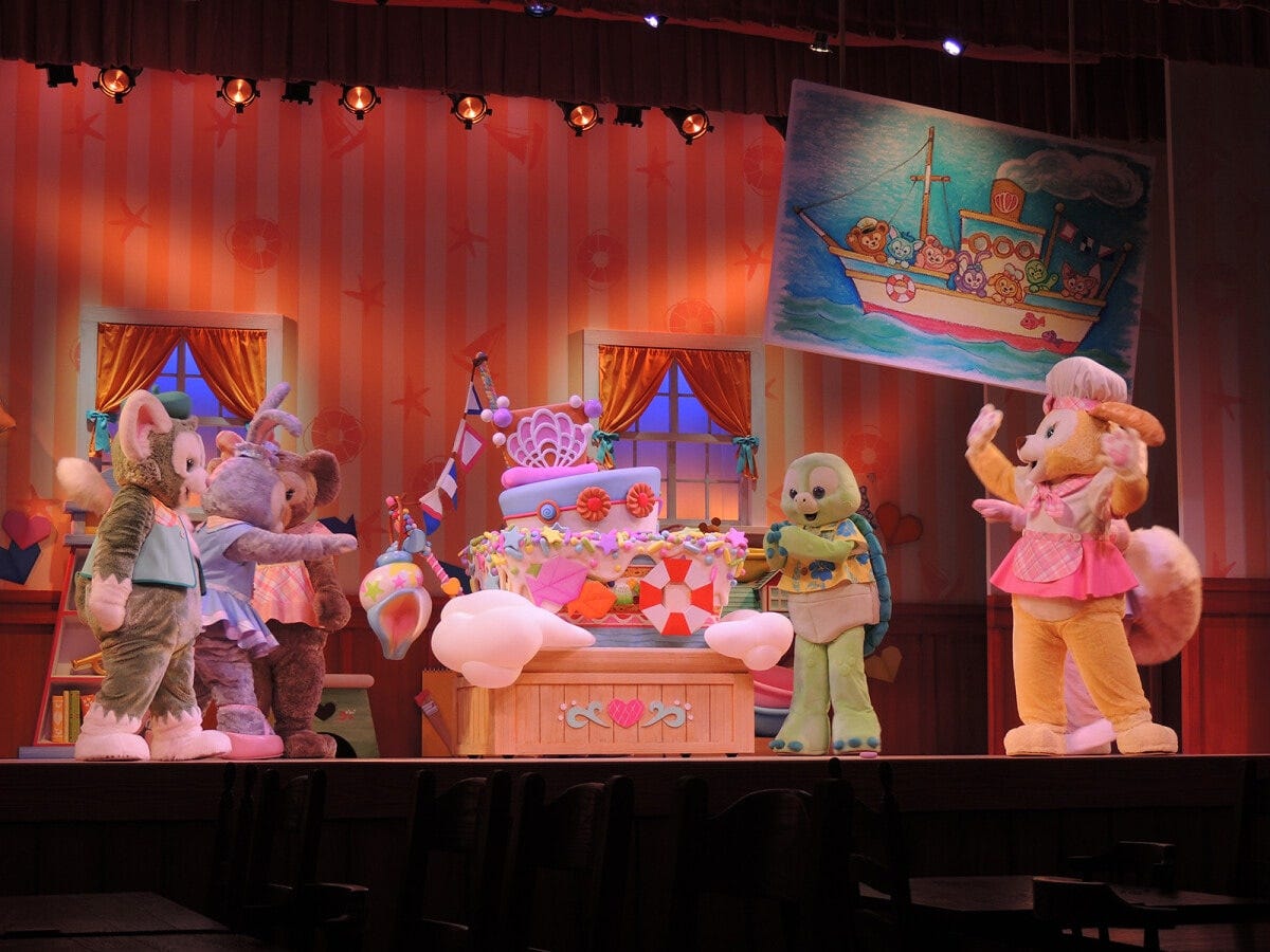 後半のクライマックス、みんなで船のケーキを作ります